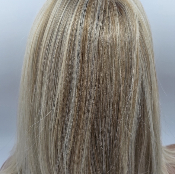 Nels Wigs Cissy Cool Blonde With Lowlights Monofilament Wig - Picture 9 of 16